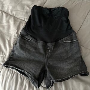 Maternity shorts